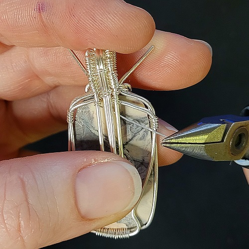 Jennifer Brooks's Snowy Road Pendant - Attaching the Bail, Classic Wire Jewelry, Wire Wrapping, Wrapping, Wire Wrapping Jewelry, Weaving, Wire Weaving, Weaving Wire, snowy road pendant